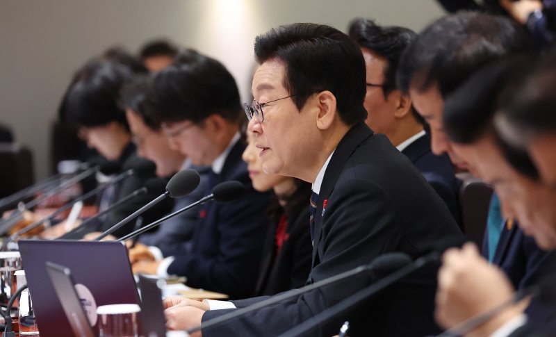 [서울=뉴시스] 고범준 기자 = 이재명 대통령이 9일 서울 용산 대통령실 청사에서 열린 국무회의에서 발언하고 있다. (대통령실통신사진기자단) 2025.12.09. bjko@newsis.com