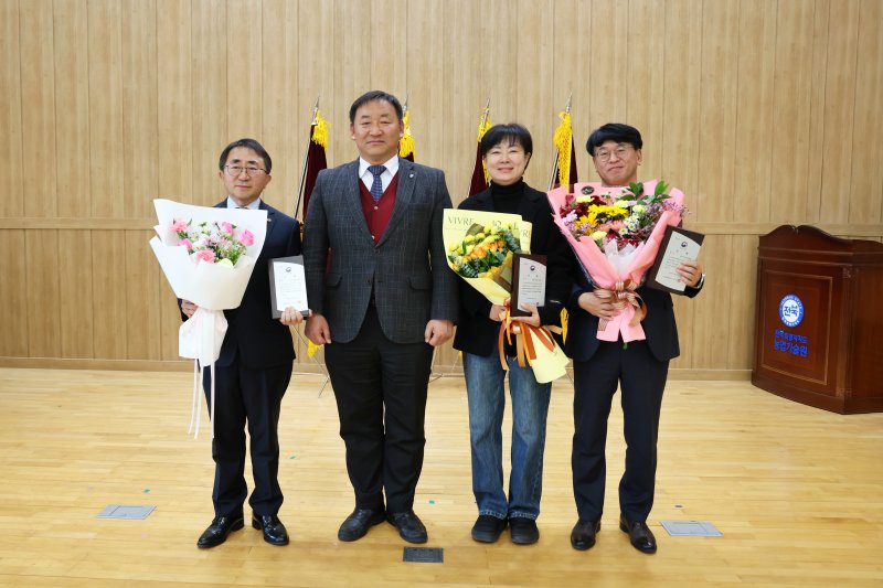 전북 진안군농업기술센터가 농촌진흥청의 '2025 우수 지방농촌진흥기관 평가'에서 우수상을 받았다.(진안군 제공. 재판매 및 DB 금지)