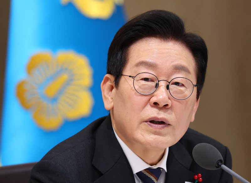 [서울=뉴시스] 고범준 기자 = 이재명 대통령이 9일 서울 용산 대통령실 청사에서 열린 국무회의에서 발언하고 있다. (대통령실통신사진기자단) 2025.12.09. bjko@newsis.com