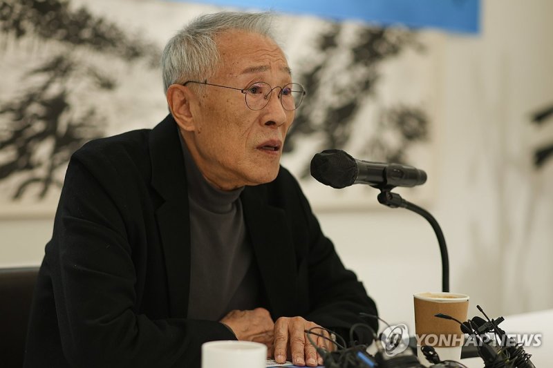 소설가 황석영, 신작 장편소설 '할매' 출간 기자간담회 (출처=연합뉴스)