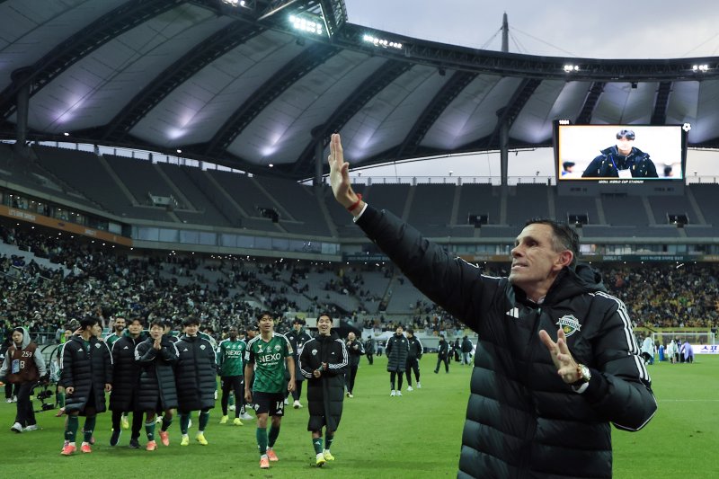 전북의 더블을 이끌고 한국을 떠나는 포옛 감독. ⓒ News1 박정호 기자