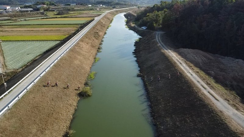 [창녕=뉴시스] 창녕천 하천제방 정비 전경. (사진= 창녕군 제공) 2025.12.09. photo@newsis.com *재판매 및 DB 금지
