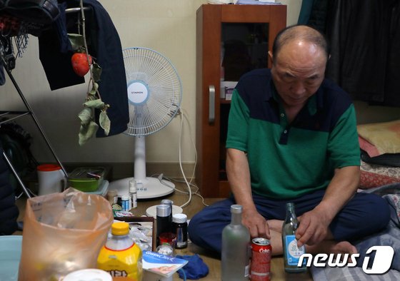 지난 2021년 12월 3일 오후 광주 북구 용봉동 한 다세대 주택에서 만난 오동찬씨. 오씨는 1980년 5월 당시 전남 화순에서 광주로 다이너마이트를 옮겼다가 경찰에 붙잡혀 고초를 겪었다./뉴스1DB ⓒ News1 이수민 기자