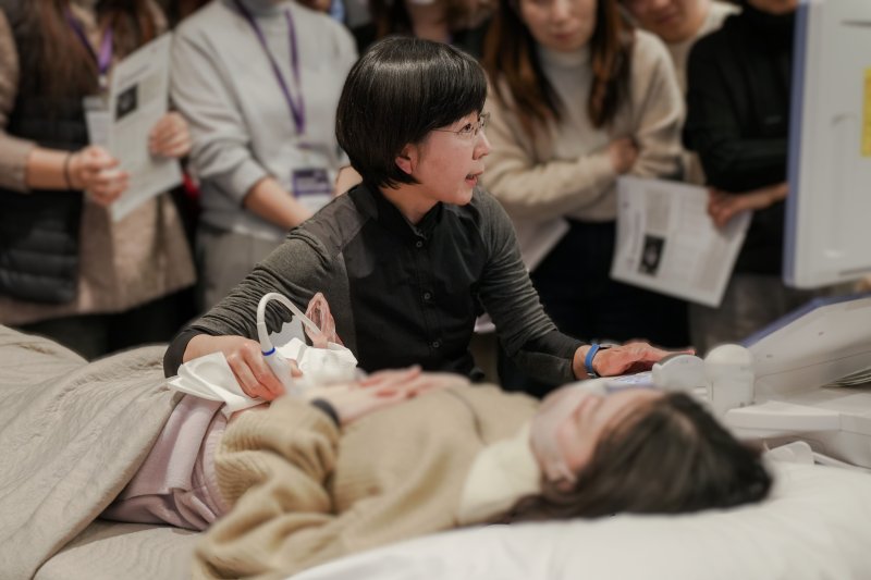 [서울=뉴시스] GE헬스케어 코리아는 지난 4일 부산에서 산부인과 의료진을 대상으로 '볼루손 데이(Voluson Day) 2025 – Reveal the Invisible'을 개최했다고 9일 밝혔다. (사진=GE헬스케어 코리아 제공) 2025.12.09. photo@newsis.com *재판매 및 DB 금지