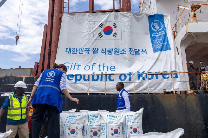 한국농수산식품유통공사(aT)는 식량원조협약(FAC)에 따른 15만 톤의 쌀 원조를 완료했다고 9일 밝혔다.(aT 제공, 재배포 및 DB 금지)/뉴스1