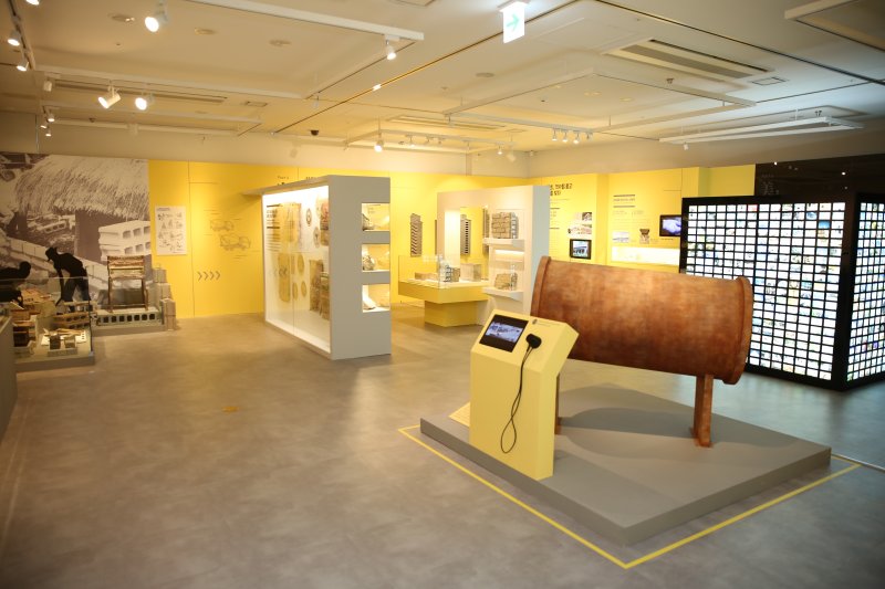 [진주=뉴시스]LH, 기획전시 시멘트 내부전경.(사진=LH 제공).2025.12.09.photo@newsis.com *재판매 및 DB 금지