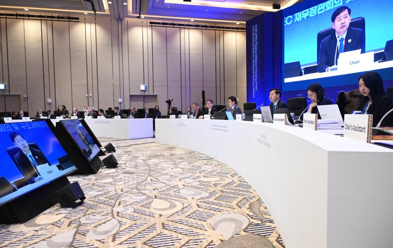 구윤철 부총리 겸 기획재정부 장관이 22일 인천 인스파이어 리조트에서 열린 아시아-태평양경제협력체(APEC) 재무·구조개혁장관회의 합동세션을 주재하고 있다. (기획재정부 제공. 재판매 및 DB금지) 2025.10.22/뉴스1