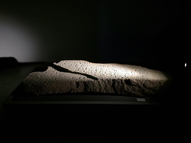 함안군 말이산 13호분에서 발견된 별자리덮개돌(함안군 제공. 재판매 및 DB금지)