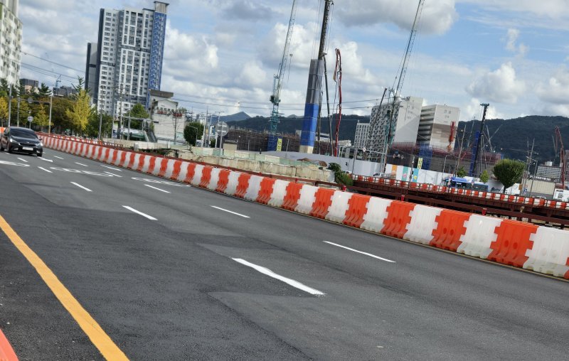 [대전=뉴시스]대전 유등교 가설교량. 2025. 12. 09 photo@newsis.com *재판매 및 DB 금지