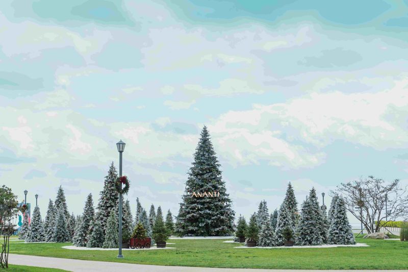 부산 기장군 오리시아관광단지에 위치한 빌라쥬 드 아난티에 연출된 ‘G스퀘어’ 크리스마스 트리. 아난티 제공