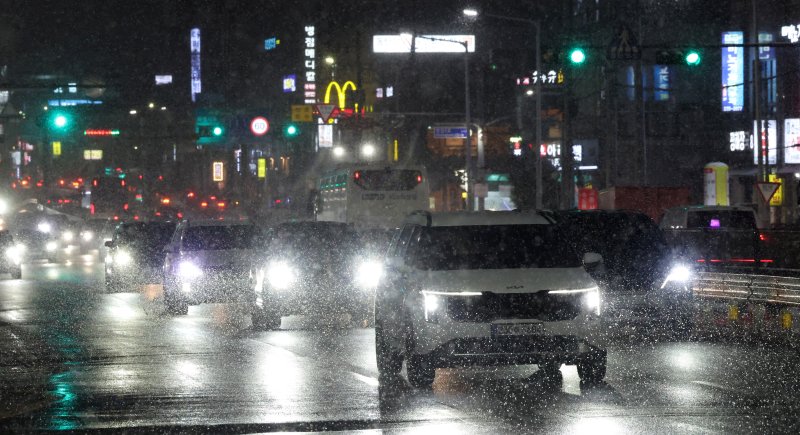 지난 4일 오후 경기 화성시 송화초등학교 인근 경기대로. /뉴스1