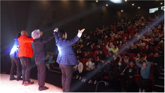 작년 '제19회 크리스마스특집 매직갈라쇼' 모습.(부산시 제공. 재판매 및 DB금지)