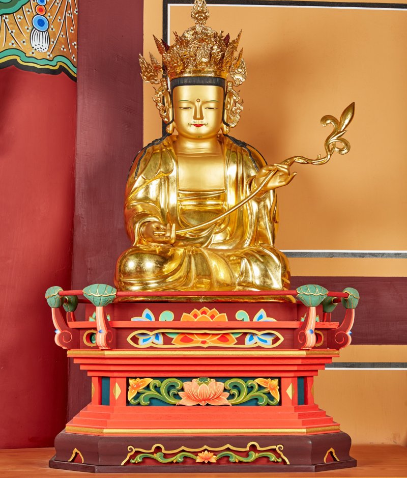 [제주=뉴시스] 서귀포 구룡사 목조보살좌상. (사진=제주도 제공) photo@newsis.com