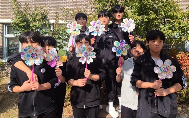 [서울=뉴시스] 식약처장상 수상 작품 다정중 건강놀이연구회, 마약 없는 안전한 놀이터 (사진=식약처 제공) 2025.12.10. photo@newsis.com *재판매 및 DB 금지