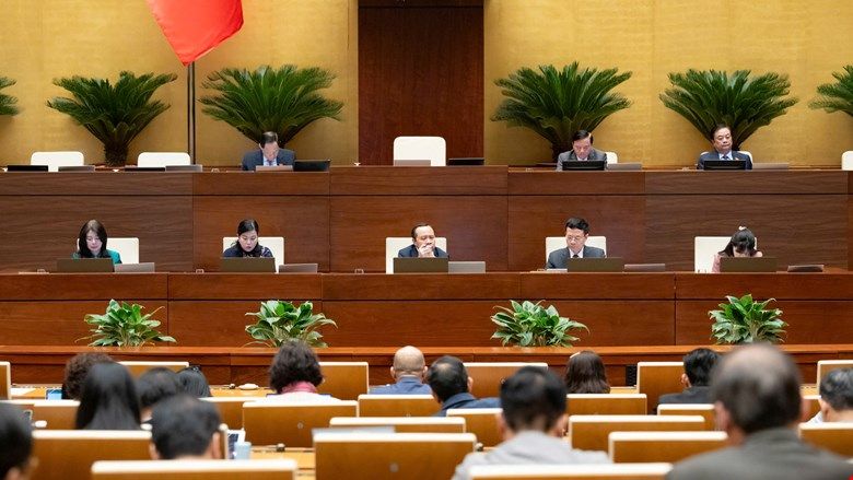 베트남 국회는 지난달 21일 제10차 회의에서 첨단기술법 개정안과 기술이전법 일부 조항 개정·보완 법안에 대해 논의를 진행했다. 베트남 정부 제공