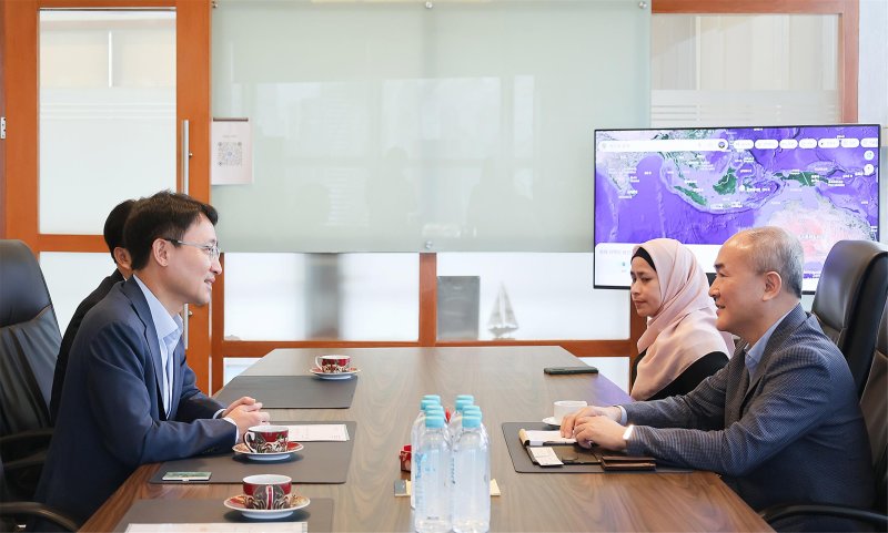 임광현 국세청장이 9일 내국인 체납자에 대한 인도네시아 현지 체납징수 법률대리인을 면담하고 있다.(사진 : 국세청 제공) 2025.12.10. *재판매 및 DB 금지