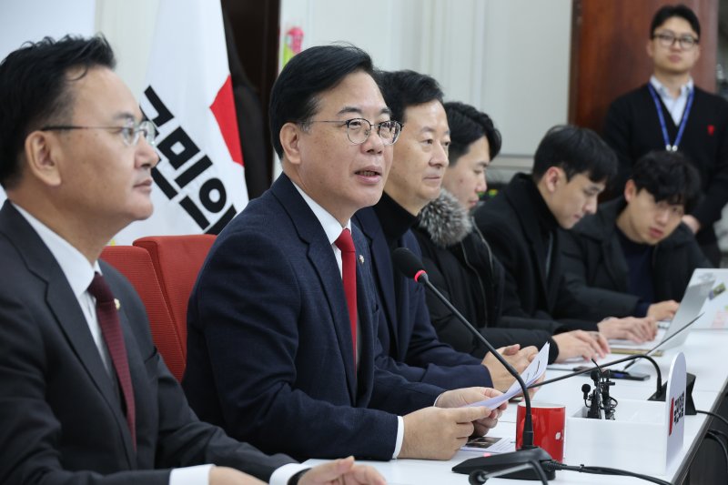 송언석 국민의힘 원내대표가 10일 서울 여의도 국회에서 현안 관련 기자간담회를 하고 있다. 2025.12.10/뉴스1 ⓒ News1 신웅수 기자