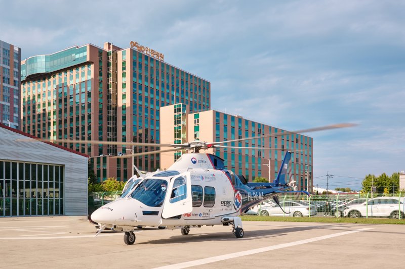 [안동=뉴시스] 안동병원 닥터헬기 (사진=안동병원 제공) 2025.07.04. photo@newsis.com *재판매 및 DB 금지