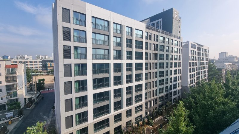 [부천=뉴시스]정일형 기자 = 지난달 오정구 원종동 광성보원 가로주택정비사업이 준공을 마쳤다. (사진=부천시 제공)