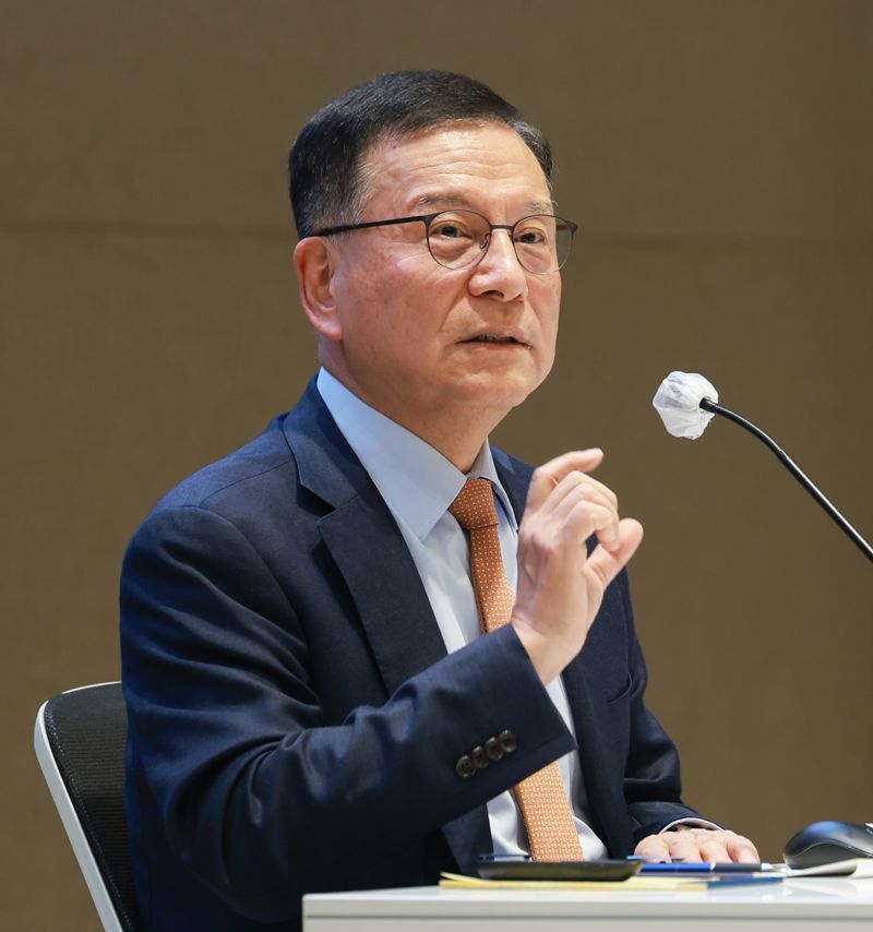 김종화 한국은행 금융통화위원회 위원이 10일 서울 중구 한은 별관에서 열린 간담회에서 발언하고 있다. 한은 제공