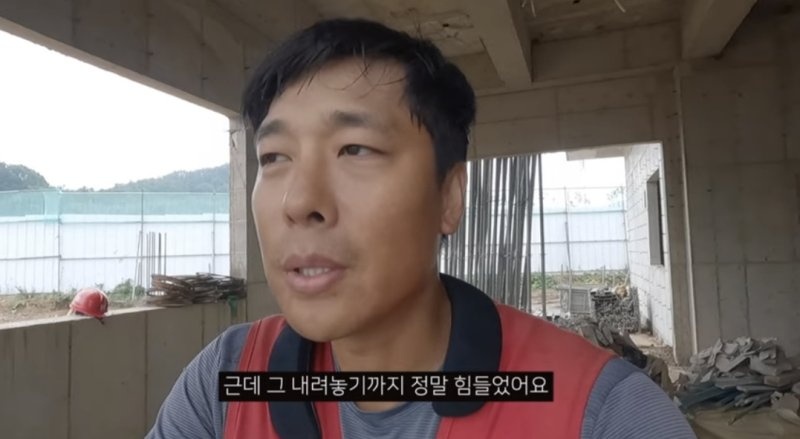 [서울=뉴시스] 전 쇼트트랙 국가대표 선수인 김동성이 지난 2023년 10월13일 '빙신 김동성'이라는 유튜브 채널을 개설하고 첫 영상을 올렸다. (사진=유튜브 채널 '빙신 김동성' 캡처) 2023.10.15. photo@newsis.com *재판매 및 DB 금지