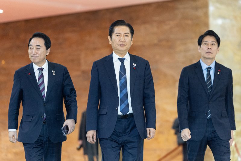 정청래 더불어민주당 대표가 지난 9일 서울 여의도 국회에서 열린 비공개 의원총회에 참석하고 있다. 2025.12.9/뉴스1 ⓒ News1 이승배 기자