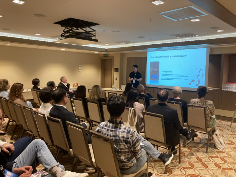 EAPA 한국 지부 김성준 의장이 '2025 APEAR' 컨퍼런스에 참석해 발표를 하고 있다. 넛지헬스케어 제공