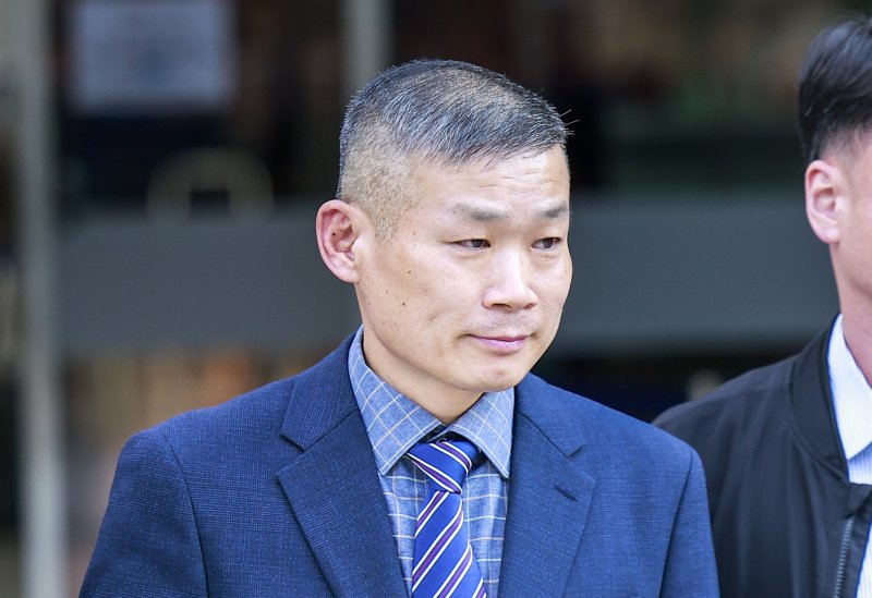 [서울=뉴시스] 정병혁 기자 = 김동혁 전 국방부 검찰단장이 23일 서울 서초구 서울중앙지방법원에서 열린 영장실질심사를 마친 뒤 나오고 있다. 2025.10.23 jhope@newsis.com