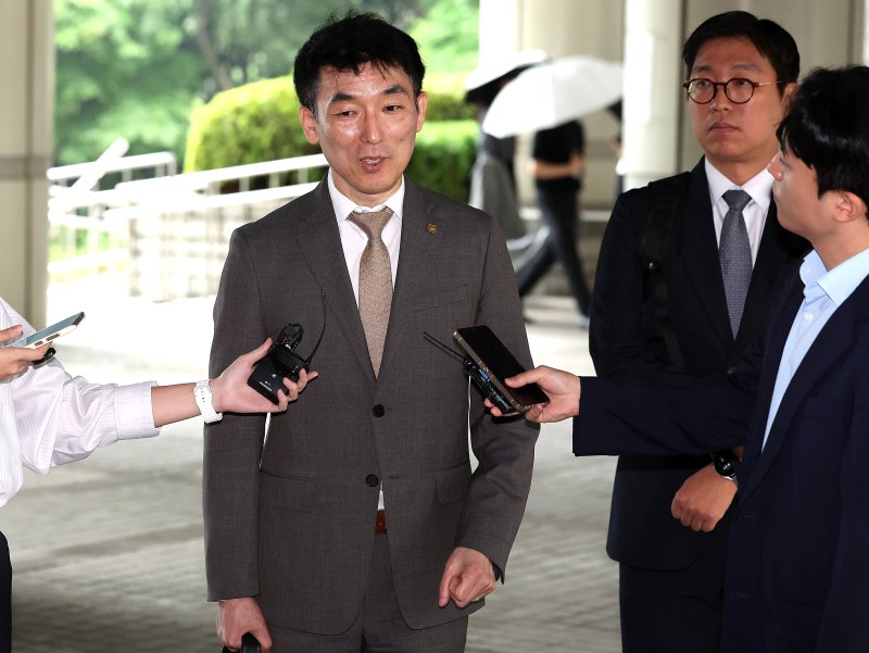 [서울=뉴시스] 이영환 기자 = 사진은 김용현 전 국방부 장관의 변호인 이하상 변호사. 2025.06.25. 20hwan@newsis.com