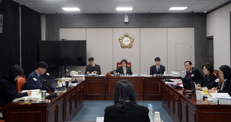 10일 태백시의회 위원회실에서 열린 시의회 예결특위의 2026년도 예산안 심사.()사진=태백시의회 제공) *재판매 및 DB 금지