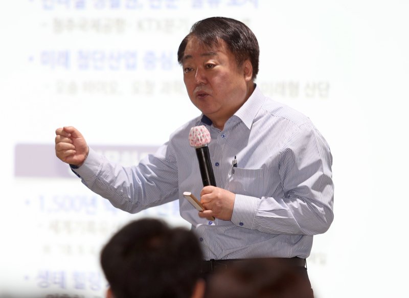 [청주=뉴시스] 한범덕 전 청주시장. photo@newsis.com *재판매 및 DB 금지