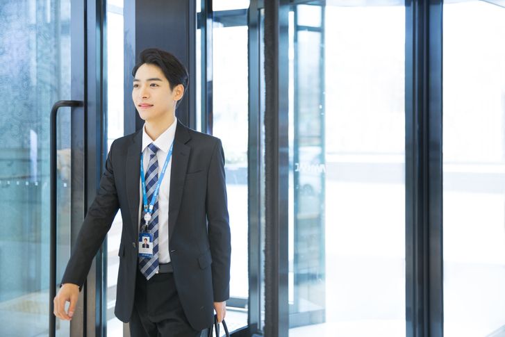 "매일 40분씩 일찍 출근했다가 짤렸어요"... 해고 정당한 이유는?