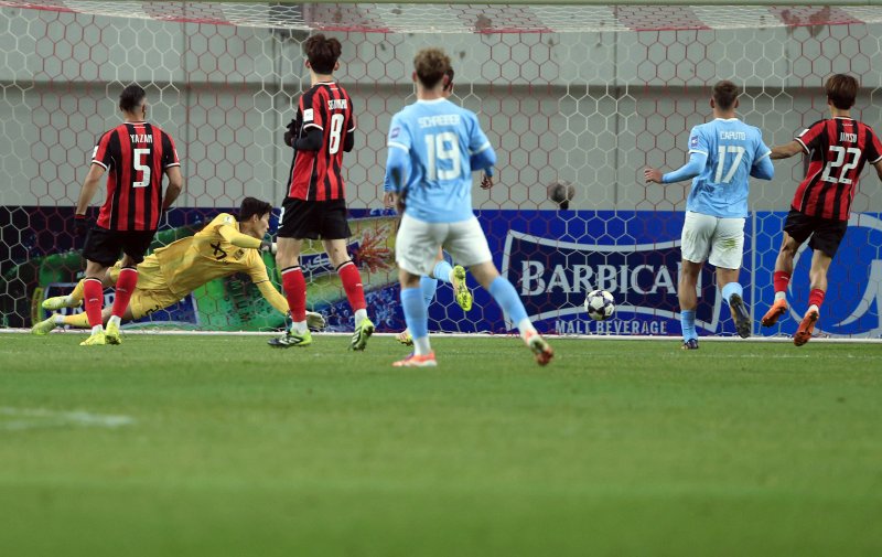 10일 오후 서울시 마포구 월드컵로 서울월드컵경기장에서 열린 AFC 챔피언스리그 엘리트(ACLE) 2025/26 리그 스테이지 6차전 FC서울과 멜버른시티FC의 경기에서 멜버른 카나모리 타케시의 슛이 서울 골망을 가르고 있다. 2025.12.10/뉴스1 ⓒ News1 박정호 기자