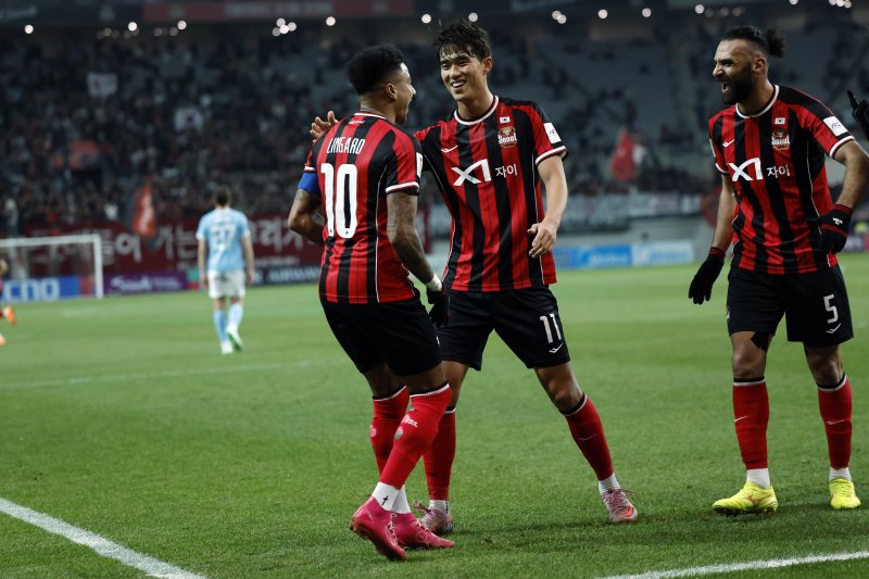 10일 오후 서울시 마포구 월드컵로 서울월드컵경기장에서 열린 AFC 챔피언스리그 엘리트(ACLE) 2025/26 리그 스테이지 6차전 FC서울과 멜버른시티FC의 경기에서 선제골을 터트린 서울 제시 린가드가 골 세리머니를 하고 있다. 2025.12.10/뉴스1 ⓒ News1 박정호 기자