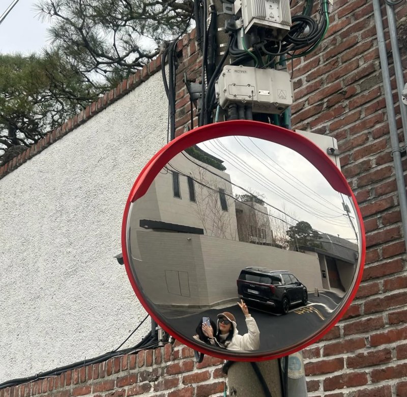 [서울=뉴시스] 배우 이영애. (사진=이영애 인스타그램 캡처) 2025.12.10. photo@newsis.com *재판매 및 DB 금지