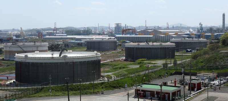 울산 남구 SK에너지 원유 저장탱크의 '부유식 지붕. (자료사진) 2020.4.22/뉴스1 ⓒ News1 윤일지 기자