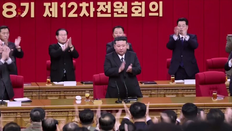 [서울=뉴시스] 김정은 북한 국무위원장이 지난 6월 21일부터 23일까지 사흘간 열린 조선노동당 중앙위원회 제8기 제12차 전원회의에 참석했다고 조선중앙TV가 보도했다. (사진=조선중앙TV 캡쳐) 2025.06.24. photo@newsis.com *재판매 및 DB 금지