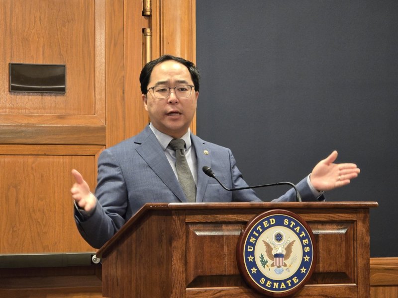 앤디 김 미국 연방의회 상원의원(민주·뉴저지)이 10일(현지시간) 워싱턴DC 의원회관에서 기자간담회를 하고 있다. 2025.12.10. ⓒ News1 류정민 특파원