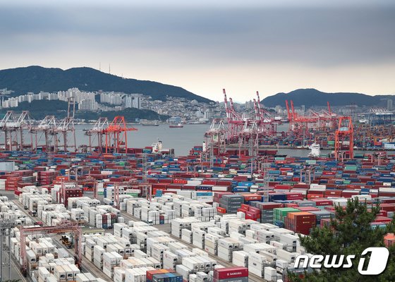 [속보] 1~10일 수출 206억달러, 17.3% 증가…반도체 45.9%↑