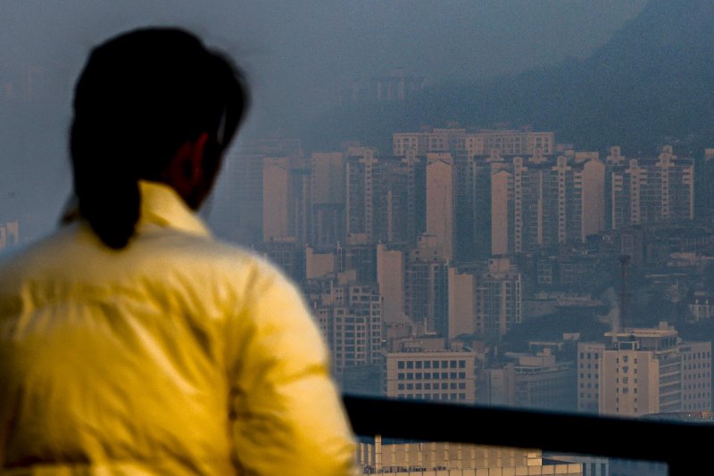 [서울=뉴시스] 정병혁 기자 = 지난 7일 서울 중구 남산에서 서울시내 아파트가 보이는 모습. 2025.12.07. jhope@newsis.com