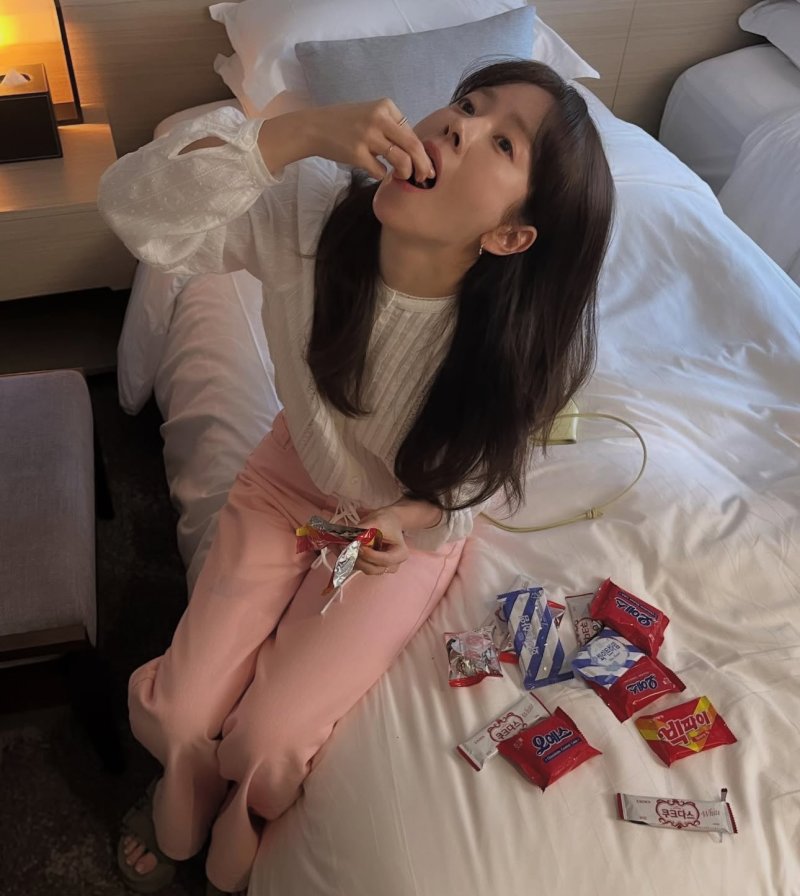 [서울=뉴시스] 배우 한지민. (사진=한지민 인스타그램 캡처) 2025.12.11. photo@newsis.com *재판매 및 DB 금지