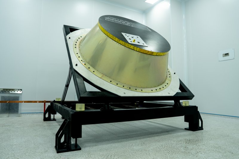 [서울=뉴시스] 민간 우주 발사체 기업 이노스페이스가 ‘한빛-나노’ 첫 상업발사를 앞두고 임직원 238명과 투자사 34곳의 이름이 새겨진 위성·발사체 연결 장치인 PLA(Payload Adapter) 상판을 29일 공개했다. (사진=이노스페이스 제공) *재판매 및 DB 금지