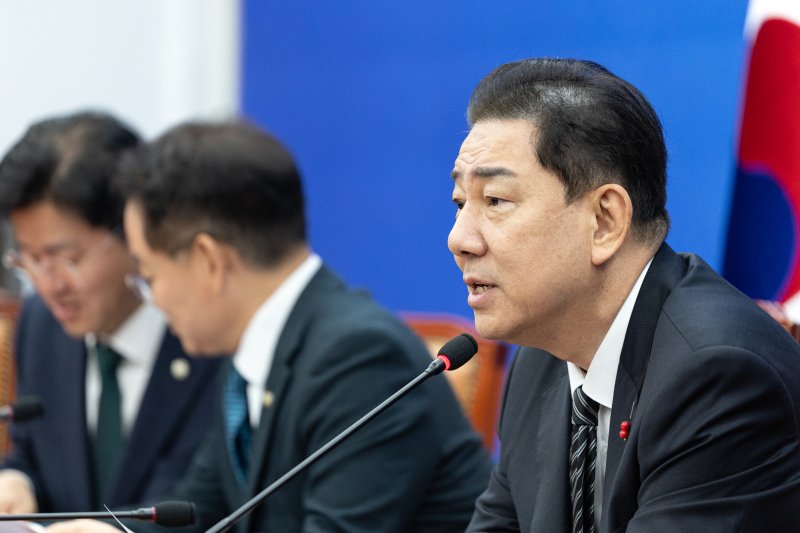 김병기 더불어민주당 원내대표가 11일 서울 여의도 국회에서 열린 정책조정회의에서 모두발언하고 있다. 2025.12.11/뉴스1 ⓒ News1 이승배 기자