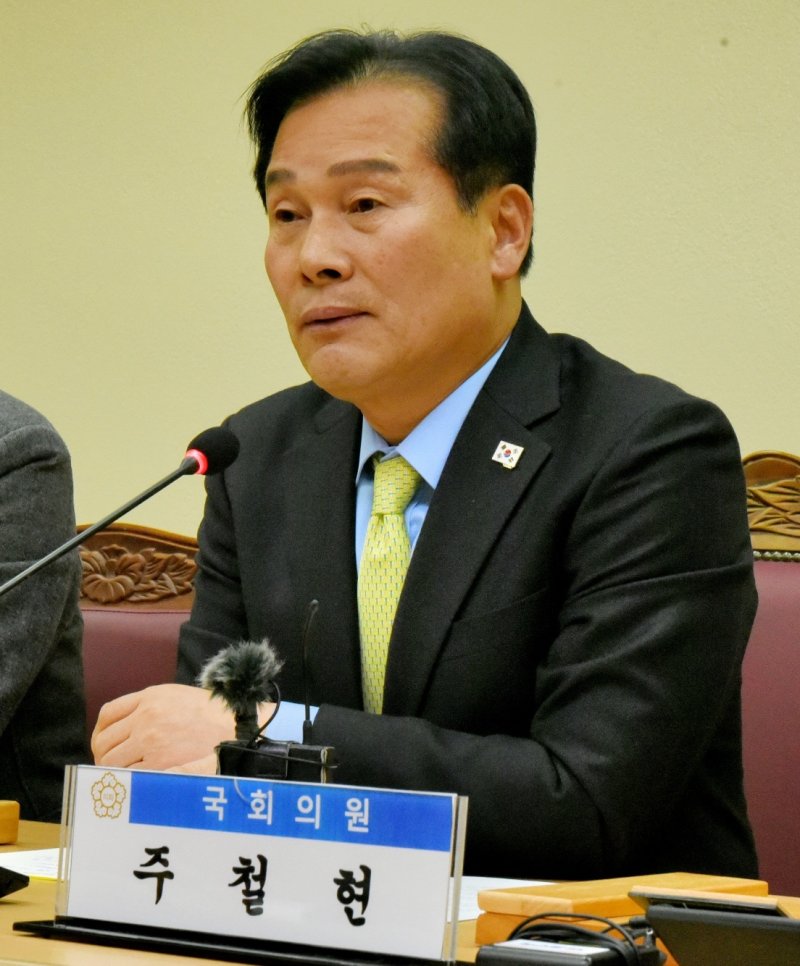 주철현 더불어민주당 의원(전남 여수시갑)이 14일 오전 여수시의회 소회의실에서 열린 신년 언론인 간담회에서 발언을 하고 있다.2025.1.14/뉴스1 ⓒ News1