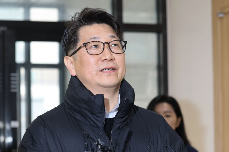 쿠팡 일용직 노동자 퇴직금 미지급 사건 수사 과정에서 외압이 있었다고 폭로한 문지석 검사가 11일 오전 서울 서초구 안권섭 특별검사팀 사무실에 참고인 신분으로 출석하며 발언하고 있다. 2025.12.11/뉴스1 ⓒ News1 이광호 기자