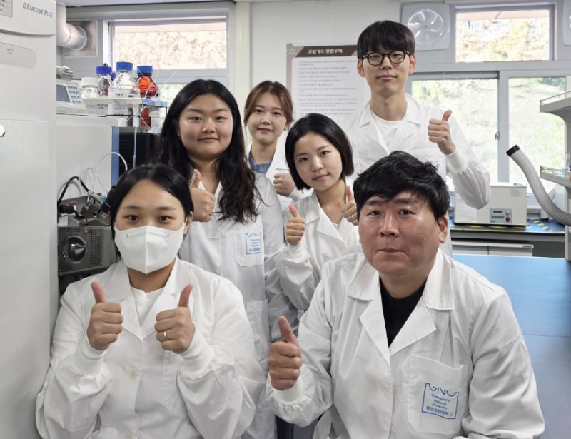 [진주=뉴시스] 경상국립대학교 식품분석화학실험실. (사진=경상국립대 제공) 2025.12.11. photo@newsis.com *재판매 및 DB 금지