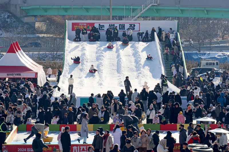 전북 임실군이 눈썰매장을 6개 라인 60m 길이로 확장했다.(임실군제공. 재판매 및 DB금지)2025.12.11/뉴스1