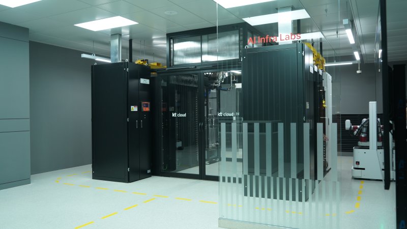 KT 클라우드의 AI 이노베이션센터에 자리한 'AI 인프라 랩스'