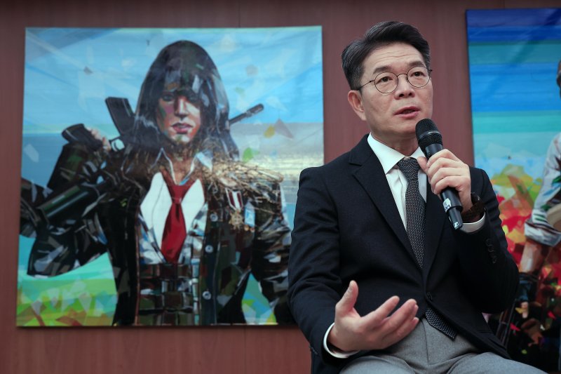 정원오 성동구청장이 10일 오후 서울시 성동수 왕십리로 펍지성수 라운지에서 도서 ‘성수동 (도시는 어떻게 사랑받는가)’ 기자간담회를 하고 있다. 2025.12.10/뉴스1 ⓒ News1 박정호 기자