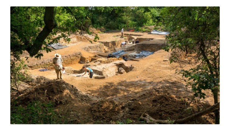 [서울=뉴시스]대영박물관과 영국자연사박물관 등 영국 연구진이 영국 동부 구석기 시대 유적지에서 40만년전 네안데르탈인으로 추정되는 인류가 인위적으로 불을 피우고 사용한 구체적인 증거를 발견했다고 발표했다. 사진은 유적이 발견된 영국 서퍽주 '바넘(Barnham)' 구석기 시대 유적지. (사진 = 파브로프로젝트 홈페이지 갈무리) 2025.12.11 photo@newsis.com